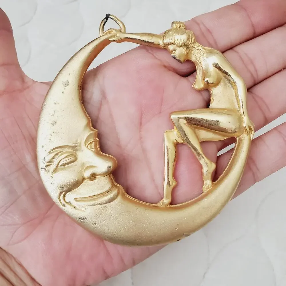 1979 Bergamot Gold Brass Works Crescent Moon & Nude Woman Pendant Belt USA RARE